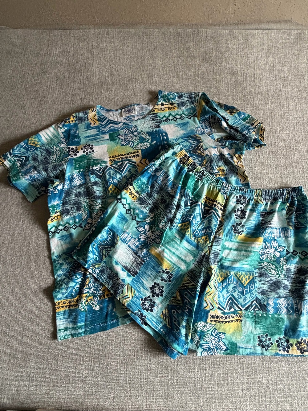 Vintage YS Sport blue and green print matching shorts and Tshirt outfit size 1X